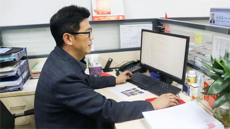 伍國良，“卷王”實(shí)錘了！